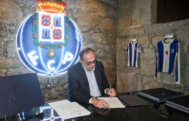 更是对全社 更是对全社